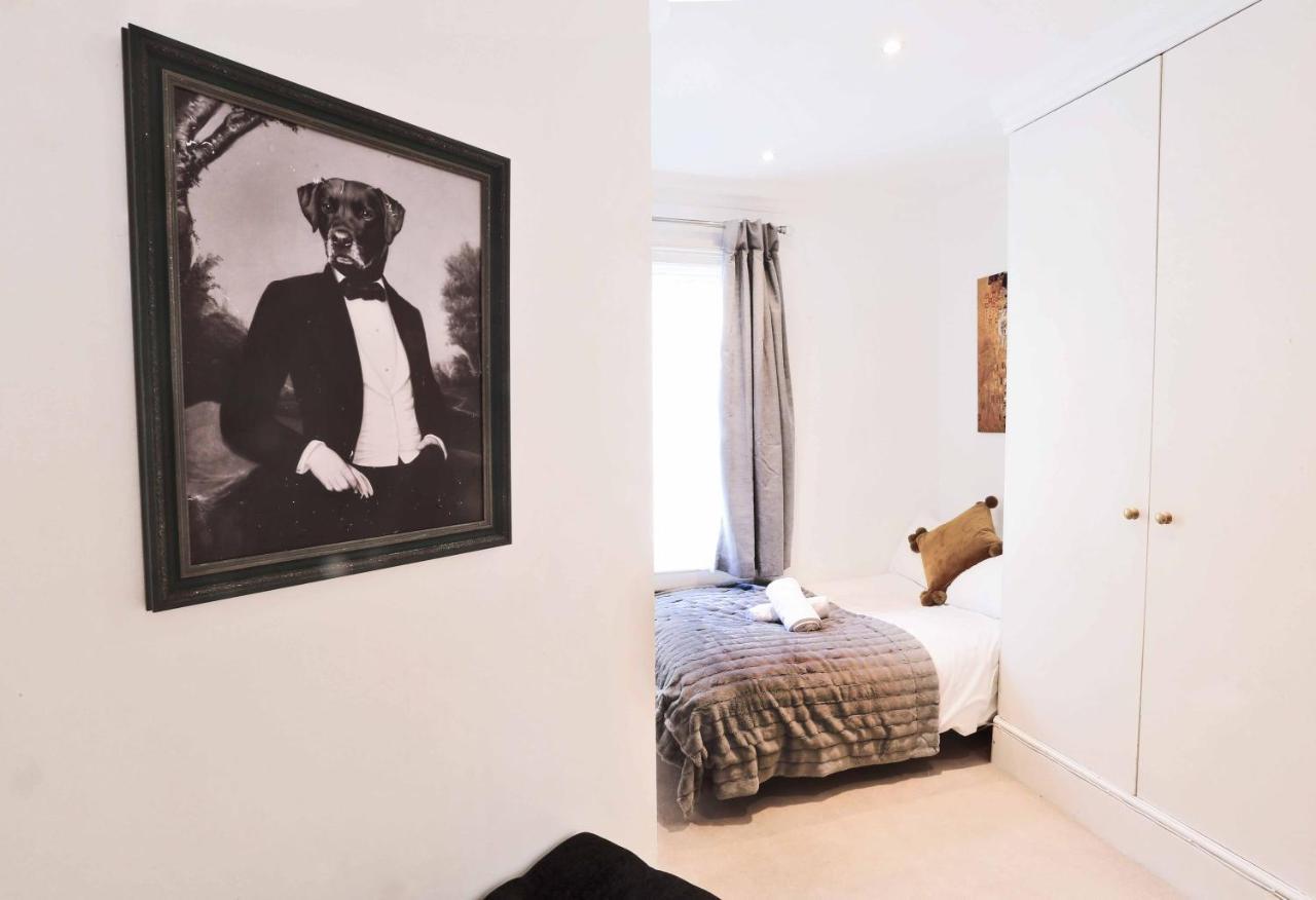 Piccadilly Circus Suites London Exterior photo